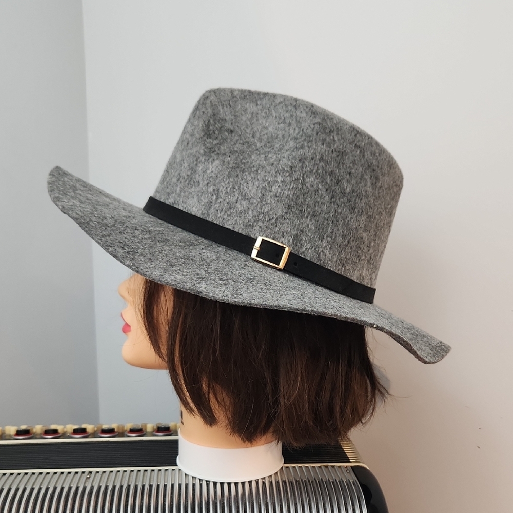 SUPER CUTE GREY FELT LARGE BRIM FEDORA W/BLACK BAND ACCENT